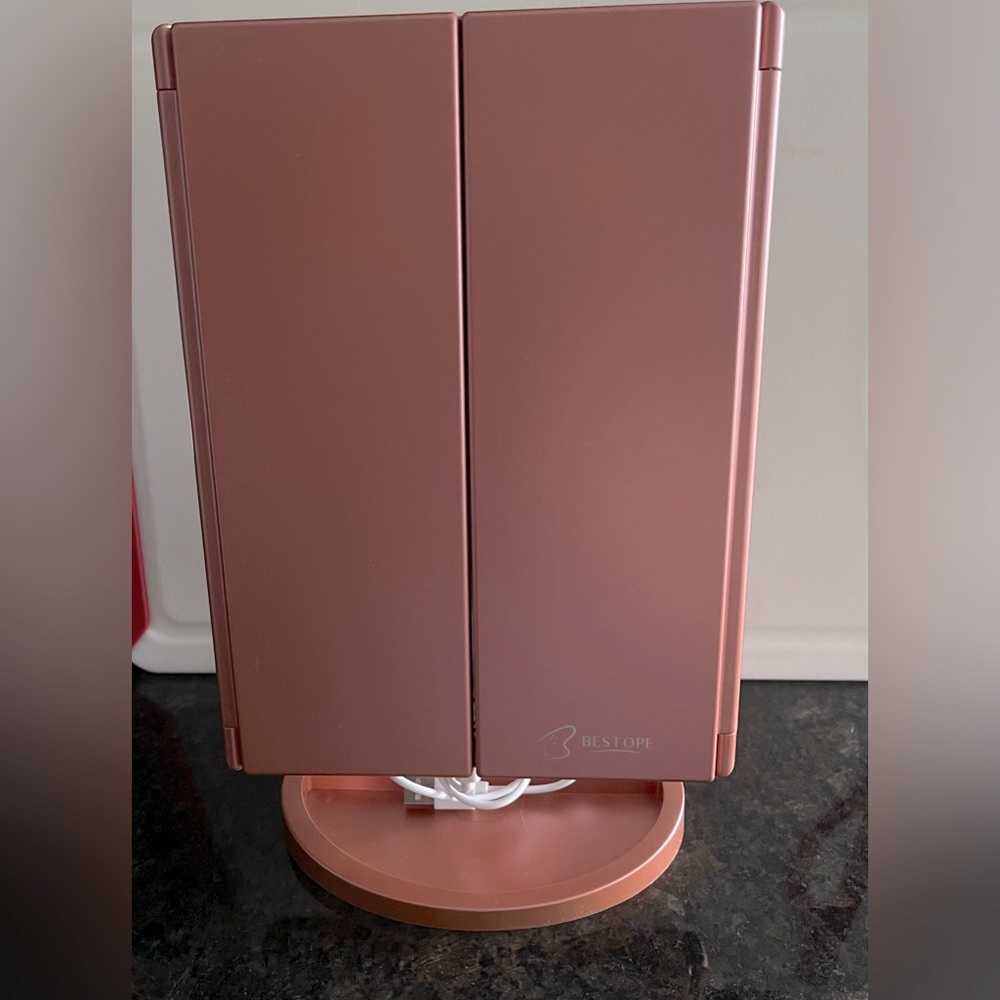 Makeup mirror charging wire.